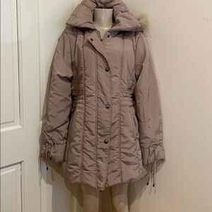 New snow jacket size M cream color rain coat